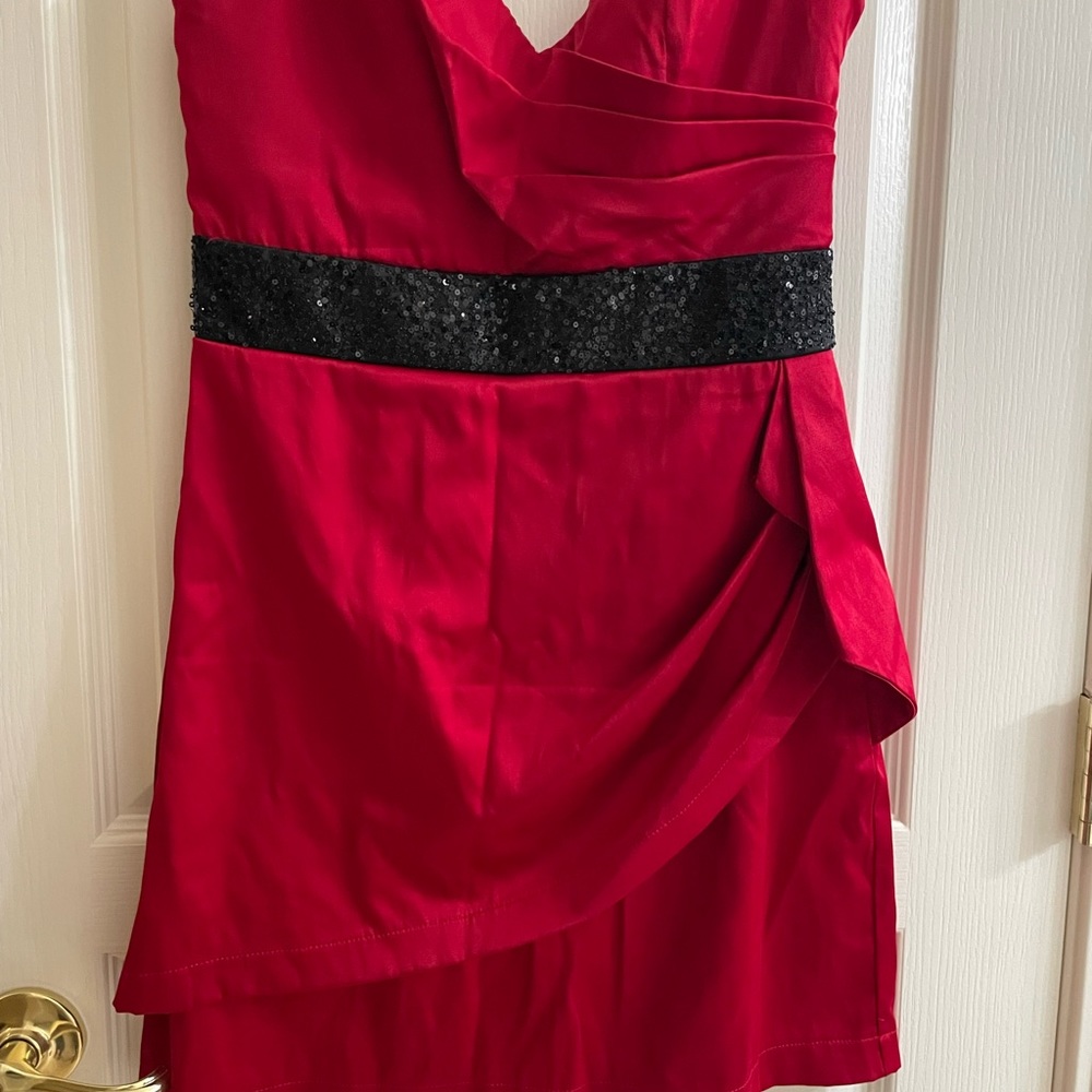 Red party dress